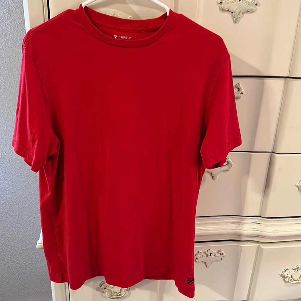 Cremieux medium red tee shirt men EUC